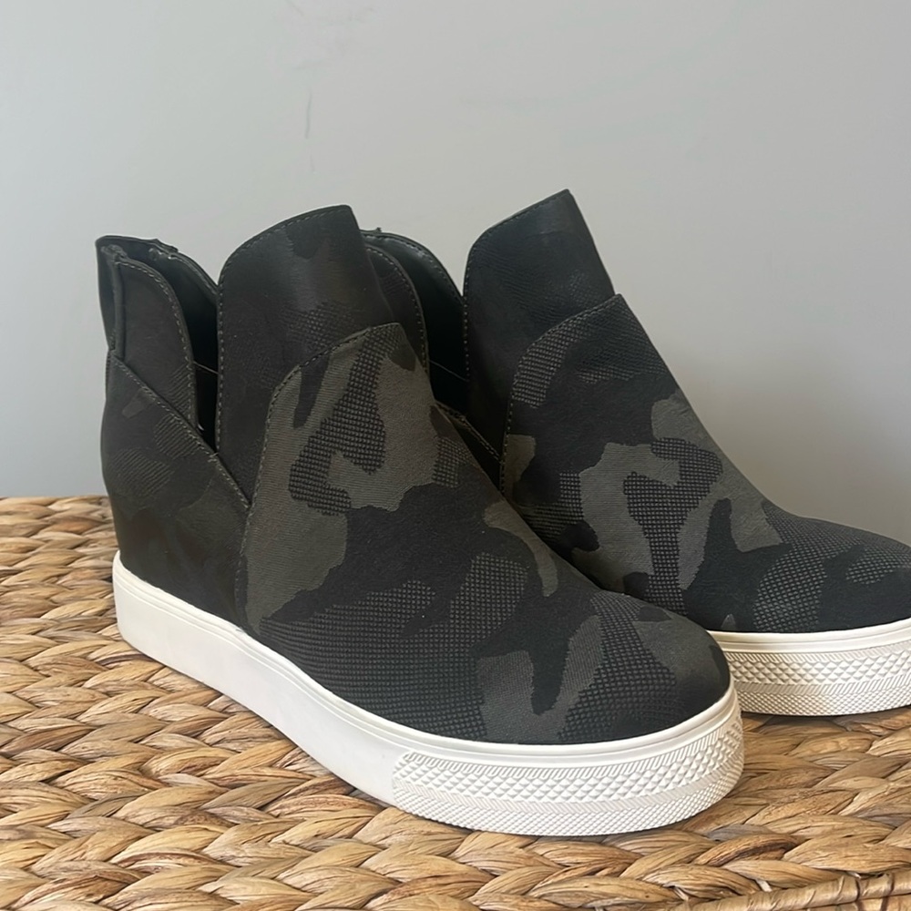 Steve Madden size 9 bootie